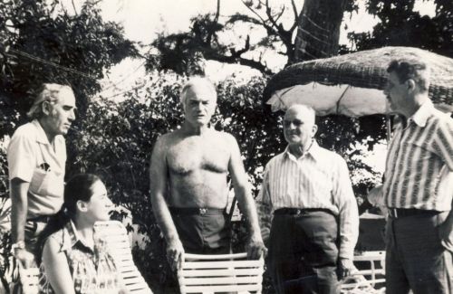 Senatorul Barry Goldwater K7UGA in centru, WB2AQC in partea dreapta